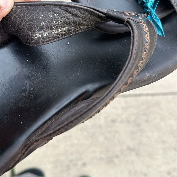 OLUKAI Sz 9 Mea Ola Beach Sandals Premium Leather Flip-Flop Slides - Picture 9 of 9